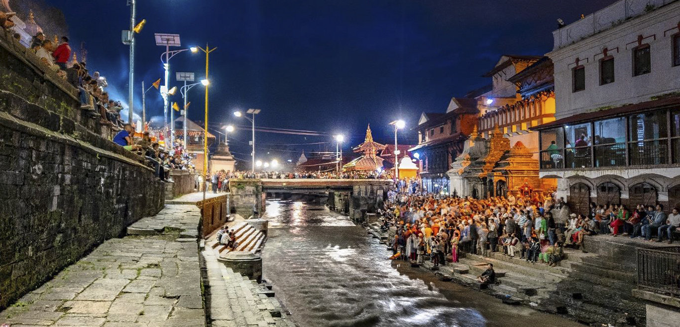 experience-an-aarti-ceremony-at-pashupatinath-temple