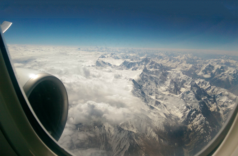 fly-over-everest-an-incredible-panoramic-trip-through-the-himalayas
