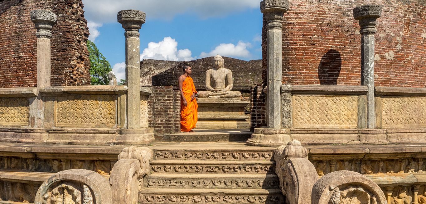 walk-or-cycle-through-the-historical-ancient-city-of-polonnaruwa